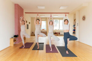 How Yoga Classes Support Balance, Strength, and Inner Calm in Daily Life